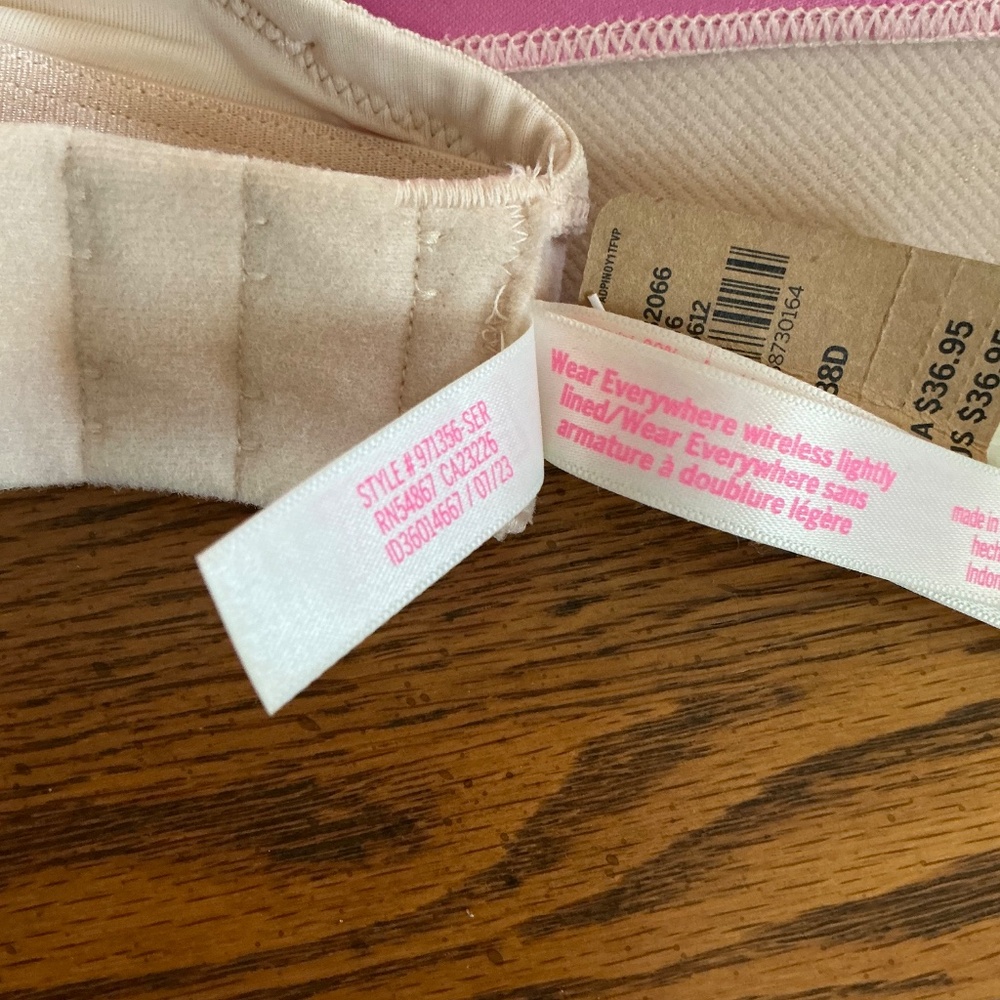 Victoria’s Secret Wear Everywhere Wireless Lightly Line Logo Bra Blushsz 38D NWT - Picture 8 of 8